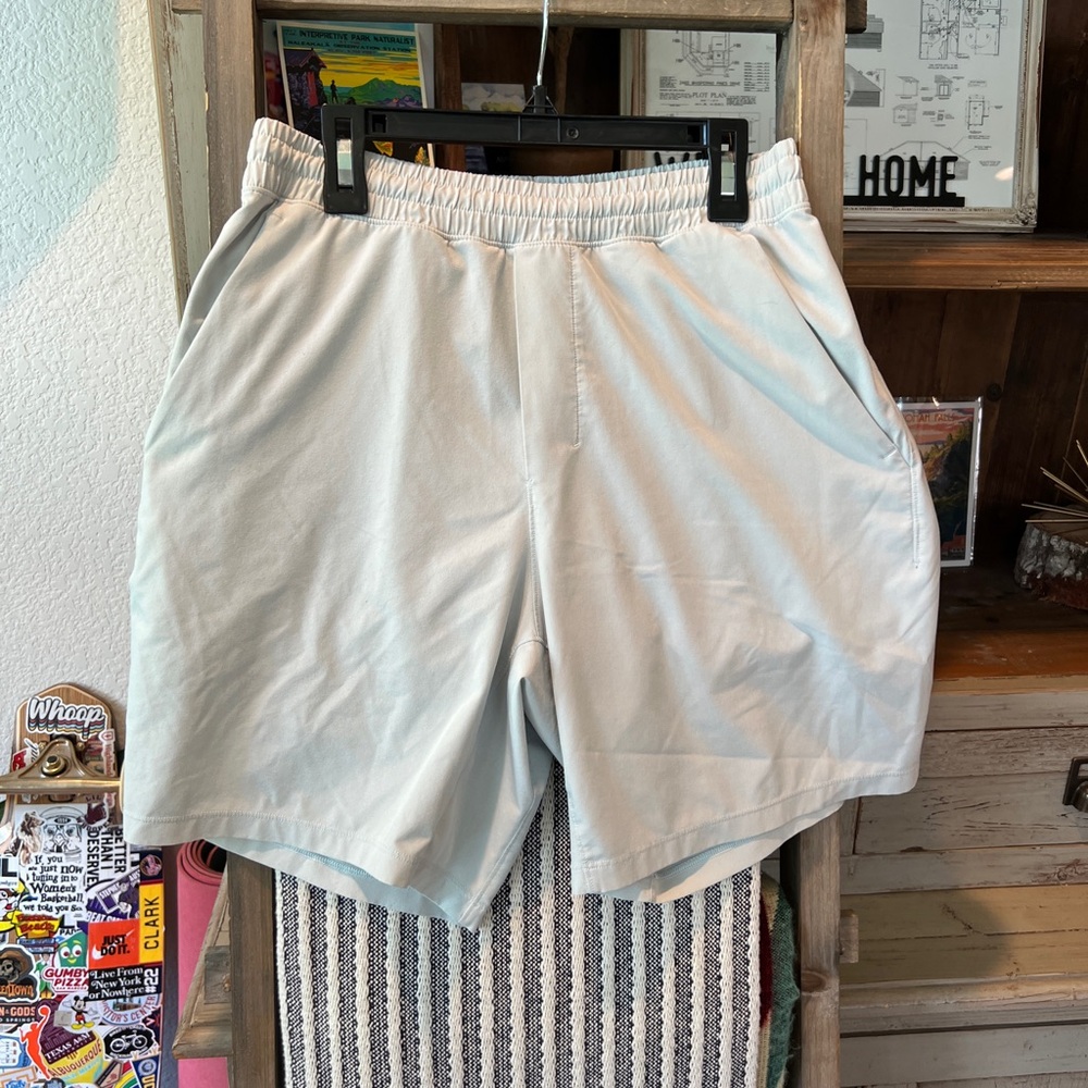 lululemon athletica Silver Athletic Shorts Lightweight Elastic Waist